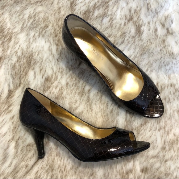 Enzo Angiolini dark brown patent croc peep toe heels - size 5 - Picture 3 of 7